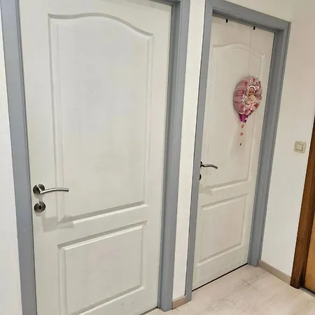 Bright With 2 Bedrooms In Daire *