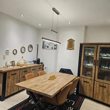 Bright With 2 Bedrooms In Daire