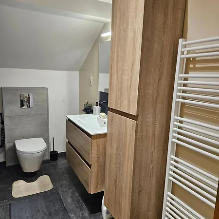 Apartmán Bright With 2 Bedrooms In *
