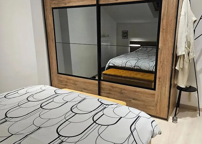 Daire Bright With 2 Bedrooms In Herstal